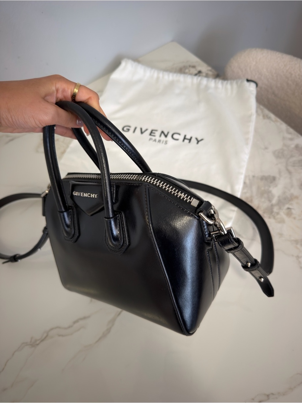 Givenchy Antigona Mini Leather Bag Satchel in Black - Picture 2 of 11